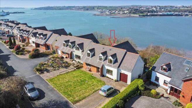 5 bed property, in Connacht Way, £445,000