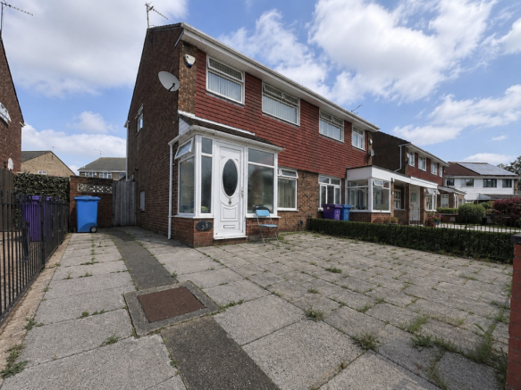 3 bed property, in Eastlake Avenue, £135,000