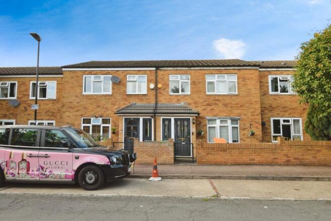 3 bed property, in Howards Road, £500,000