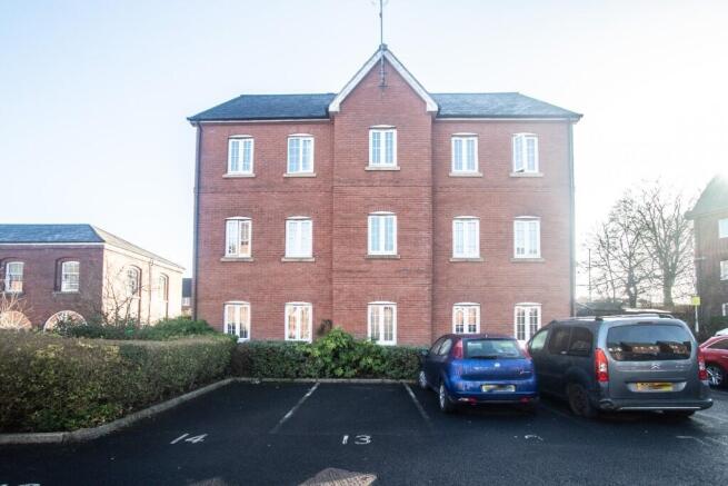 1 bed property, in Mill Court Drive, £90,000