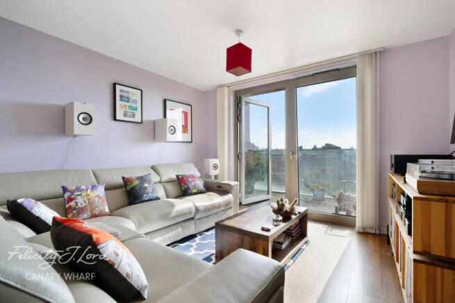 2 bed property, in Waterside Heights, £375,000