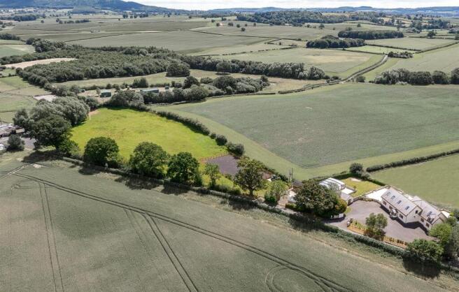 4 bed property, in Whitegates, £1,200,000