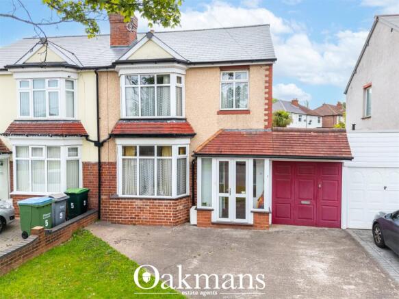 3 bed property, in Albert Road, £280,000
