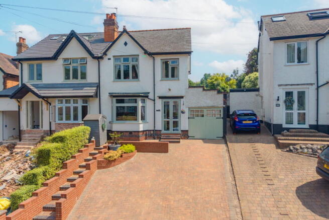 3 bed property, in Plymouth Road, £325,000