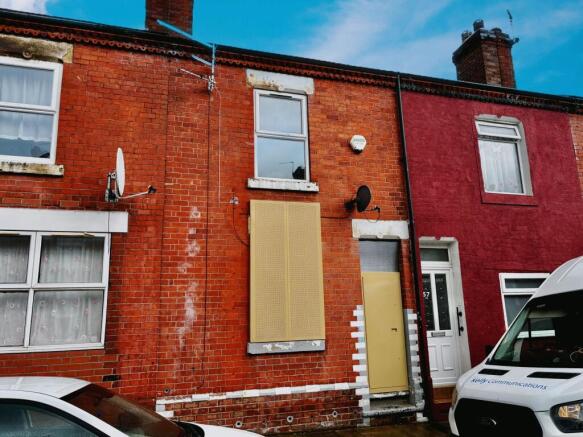 2 bed property, in 55 Spansyke Street, £15,000