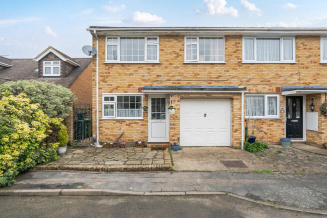 3 bed property, in Duppas Close, £500,000