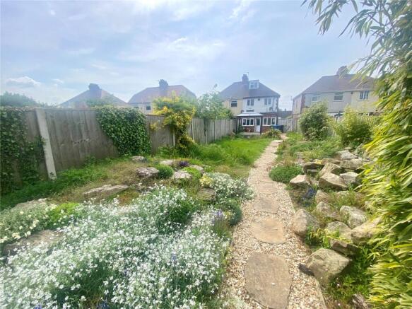 2 bed property, in School Lane, £260,000
