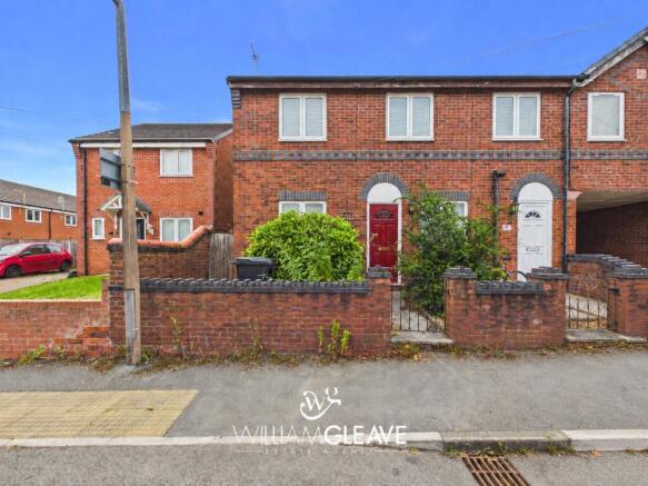 1 bed property, in Mostyn Street, £90,000