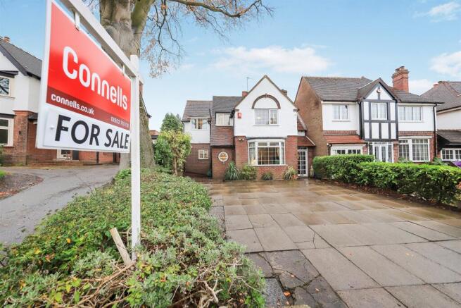 4 bed property, in Broad Lane, £425,000