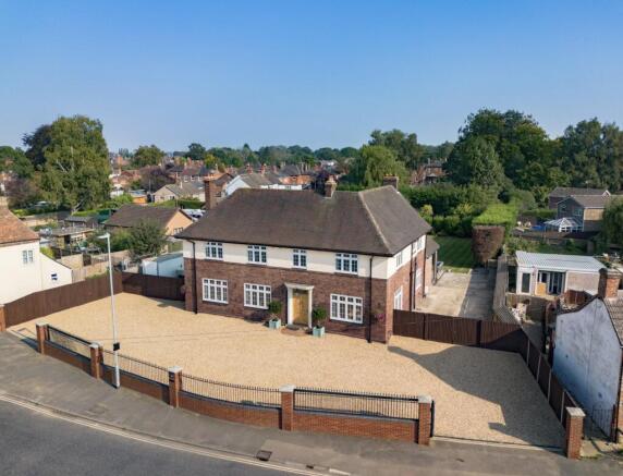 4 bed property, in Church Street, £650,000