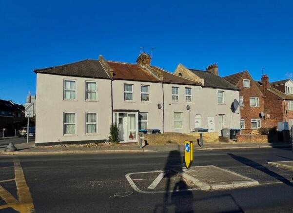 8 bed property, in East Lane, £1,800,000
