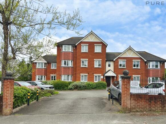 3 bed property, in Kenilworth house, £250,000