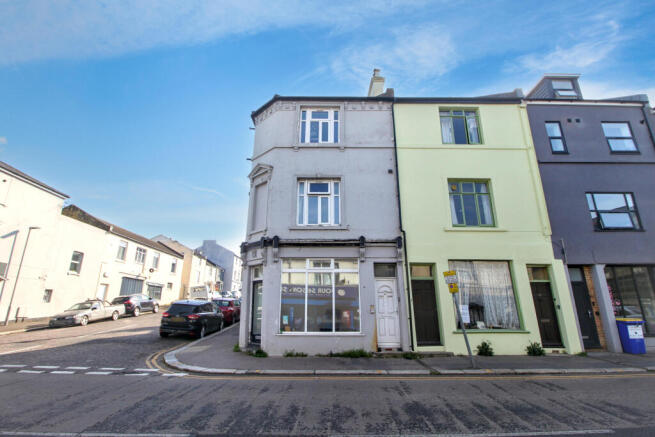 1 bed property, in Flat A, £20,000