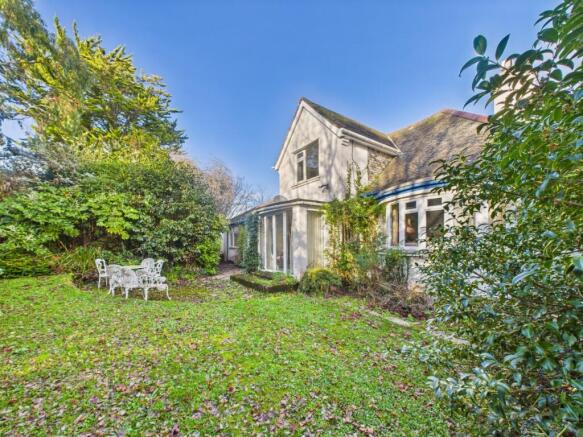 4 bed property, in Freshwater Lane, £1,350,000