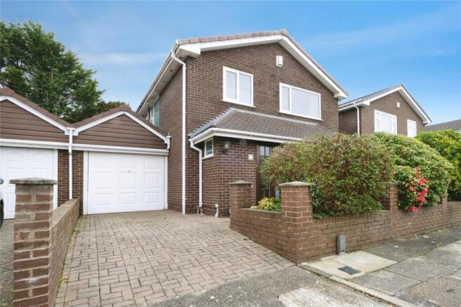 4 bed property, in Gipsy Grove, £630,000