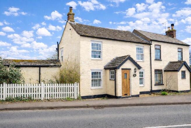 4 bed property, in Leighton Road, £400,000