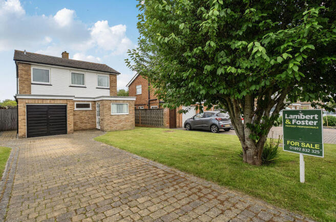 3 bed property, in Russett Road, £500,000
