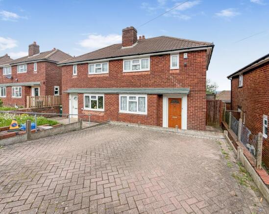 2 bed property, in 130 Regent Road Tividale, £135,000