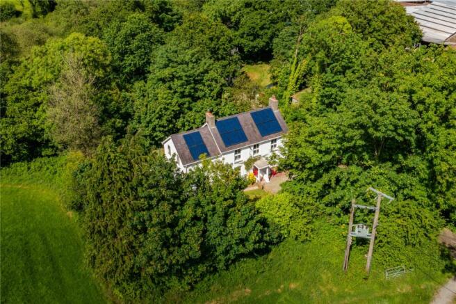 4 bed property, in Glandwr, £500,000