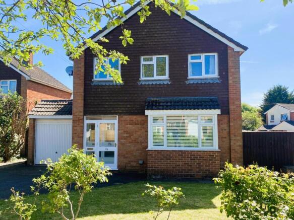 3 bed property, in Bloomfield Close, £265,000