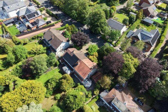 4 bed property, in Prescot Road, £525,000