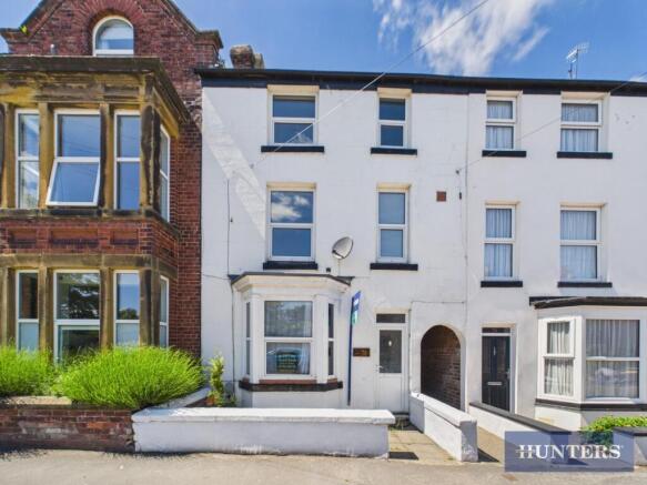 5 bed property, in West Avenue, £285,000