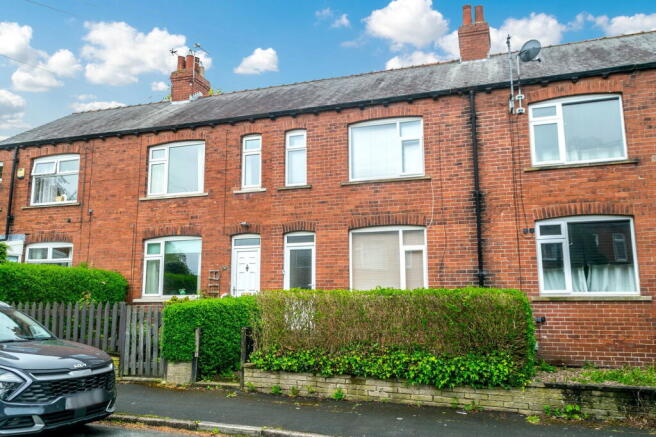 3 bed property, in Turnshaw Avenue, £165,000