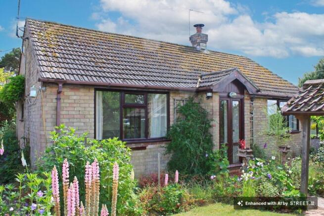 2 bed property, in Navigation Lane, £230,000