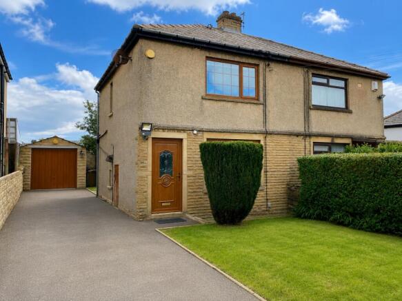 2 bed property, in Barmby Place, £190,000