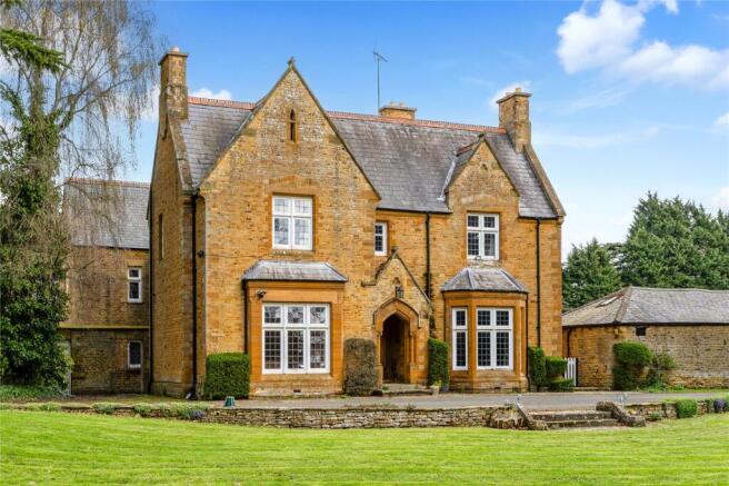 7 bed property, in Sywell Road, £1,200,000