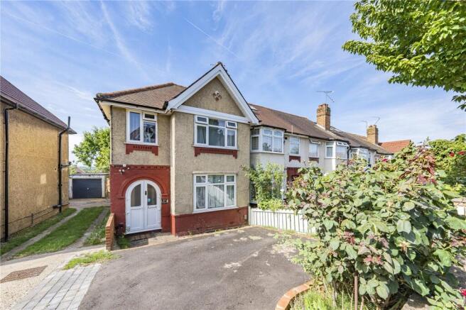 3 bed property, in Northwood Gardens, £550,000