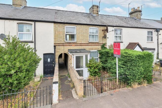 2 bed property, in Exning Road, £200,000