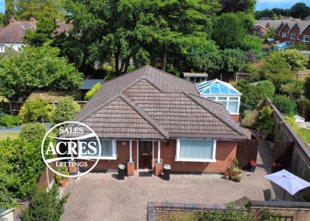 3 bed property, in Arden Drive, £475,000
