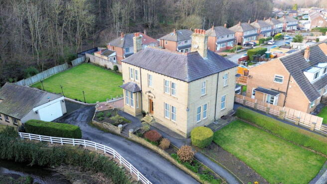 4 bed property, in Waterloo Road, £520,000
