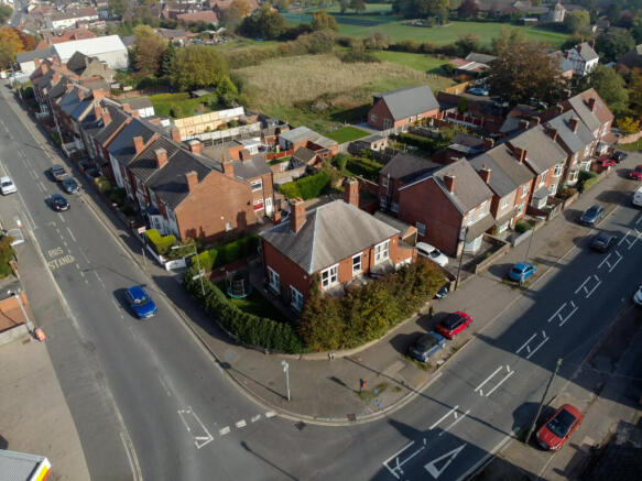 3 bed property, in The Common, £300,000