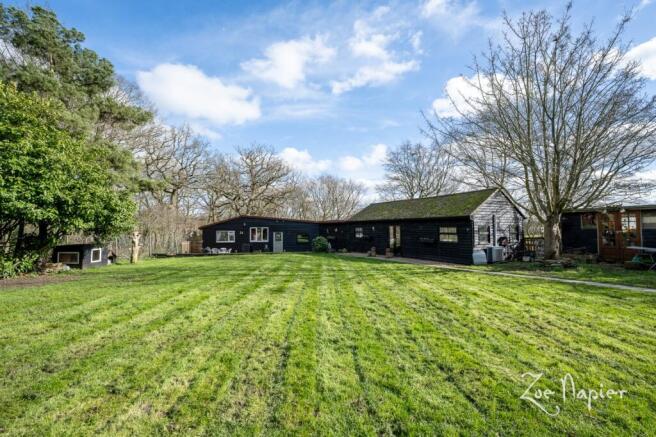 5 bed property, in Brentwood, £800,000