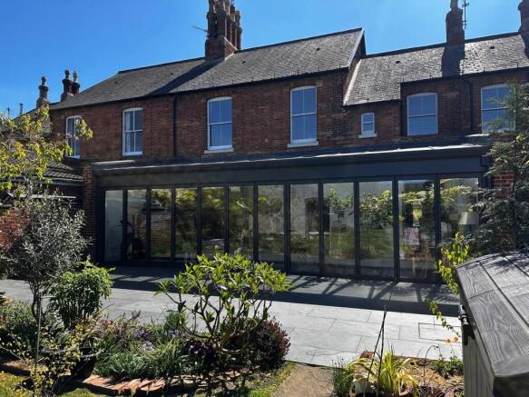 5 bed property, in West Street, £695,000