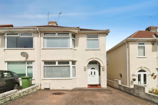 3 bed property, in Mackie Road, £300,000