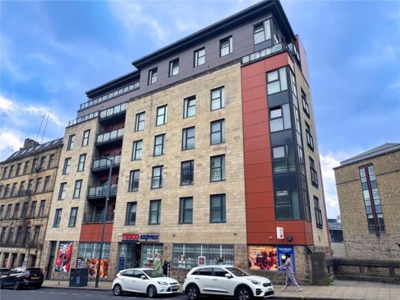 2 bed property, in Sunbridge Road, £90,000