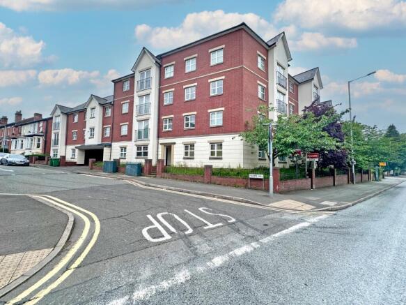 2 bed property, in Tettenhall Gate, £125,000
