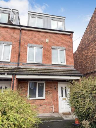 5 bed property, in Hoult Street, £220,000