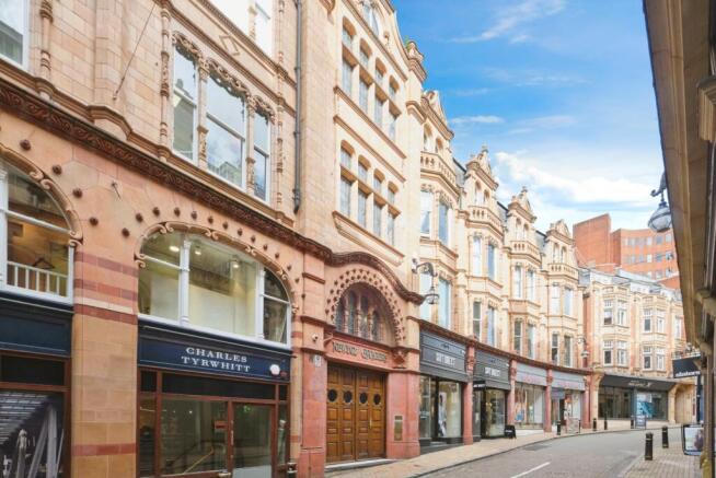 2 bed property, in Cannon Street, £275,000