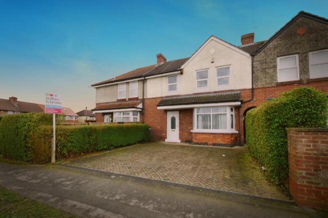 4 bed property, in Fourth Avenue, £375,000