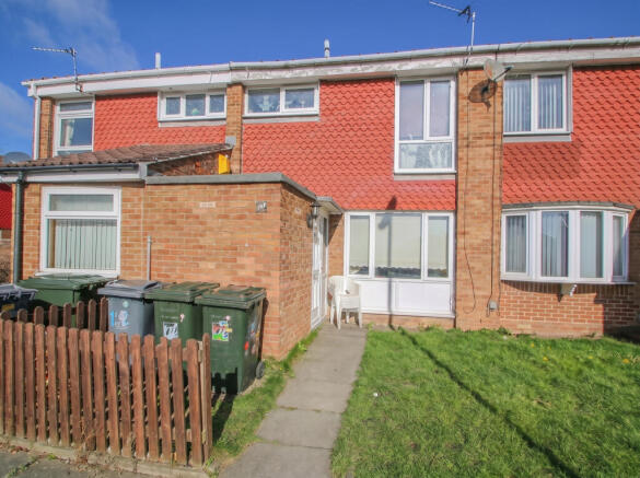 3 bed property, in Blackhill Avenue, £100,000