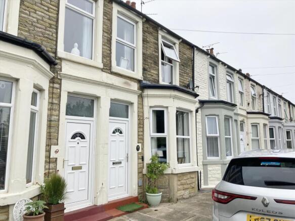 2 bed property, in Melrose Avenue, £159,950