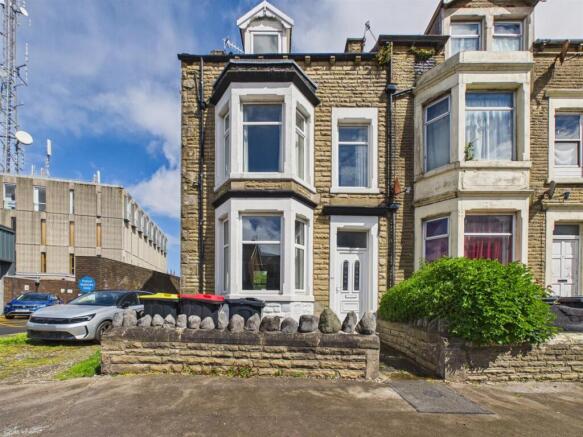 4 bed property, in Thornton Road, £135,000