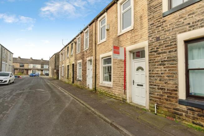 2 bed property, in Herbert Street, £75,000