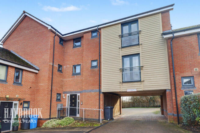 1 bed property, in Oxclose Park Rise, £78,500