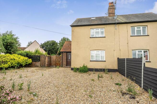 3 bed property, in Dunmow, £350,000