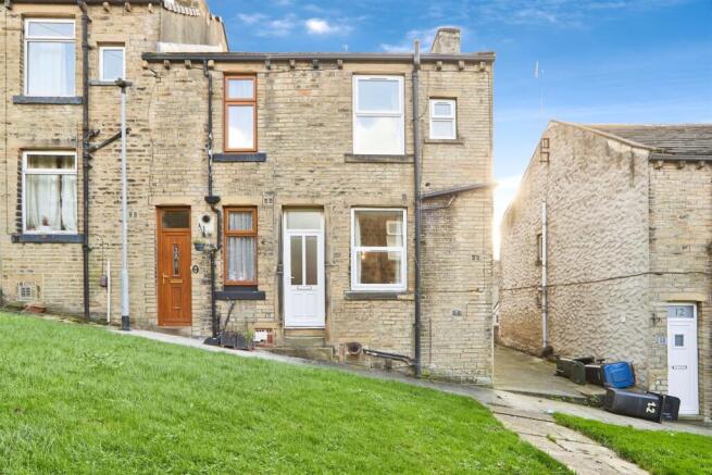 2 bed property, in Dean Street, £150,000